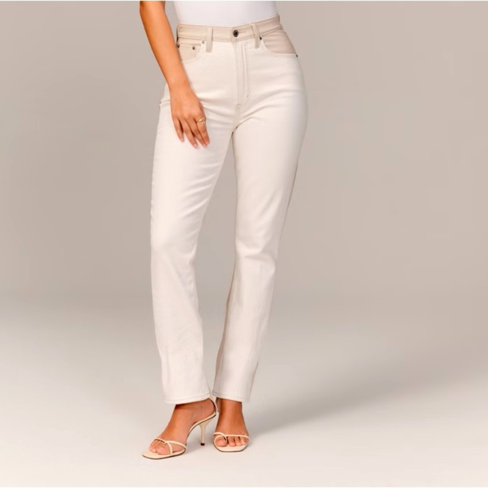 NWT Abercrombie Curve Love Ultra High Rise 90’s Straight Jean